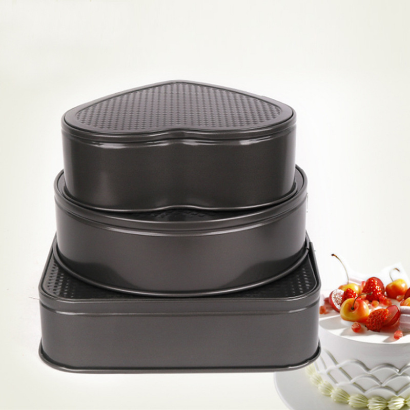 DF99652 heart-shaped square, round cake mold, round live bottom, live loop baking tray, carbon steel chiffon cake mold, round household baking base, round DF Trading House Application Scenario