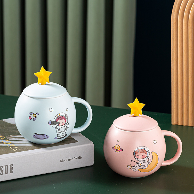 Nordic-style ceramic cups, office cups, mugs with LIDS and spoons, daily-use cups, cartoon cups 3 Application Scenario