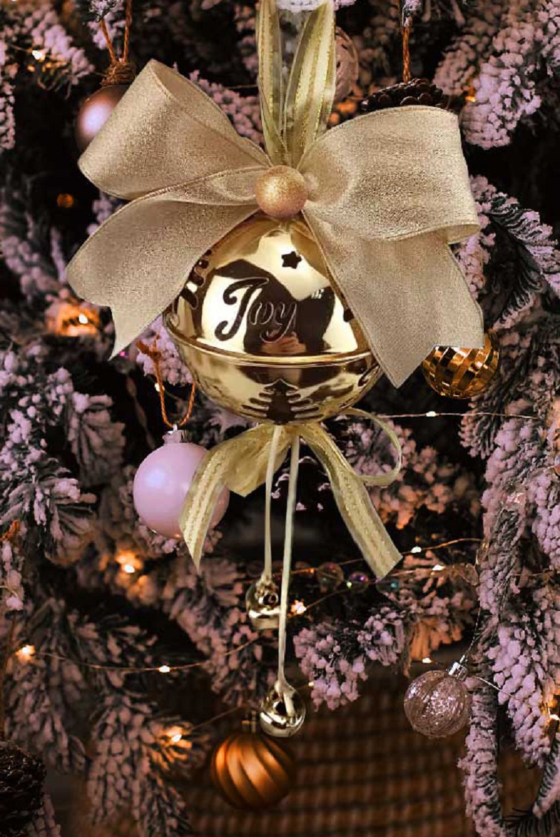 Item No. : 2341 DIY Christmas Gift Packaging Decoration Satin weft Gold Edge Christmas Webbing 3.8cm Christmas Daily Necessities Application Scenario