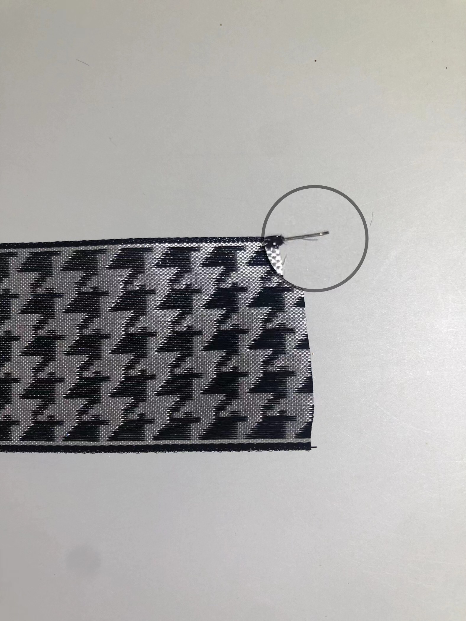 Item No. : 2354 Christmas Gift Packaging Decoration DIY White background Black Thousand Bird Pattern Christmas Webbing 3.8cm Christmas Daily necessities Specification image