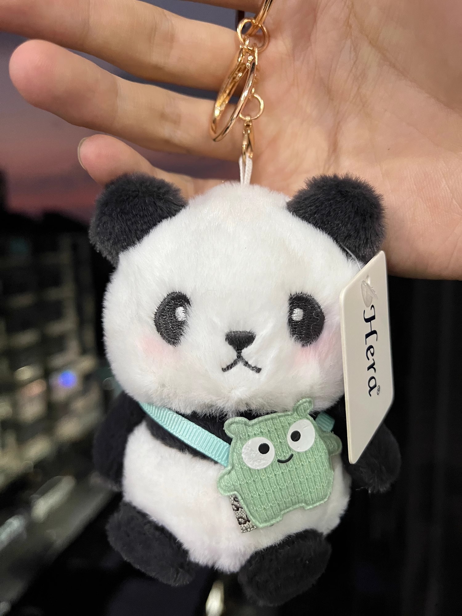 成都网红/爷爷熊猫/玩偶钥匙扣/书包挂件/定制小毛绒/玩具花花/情侣背包产品图