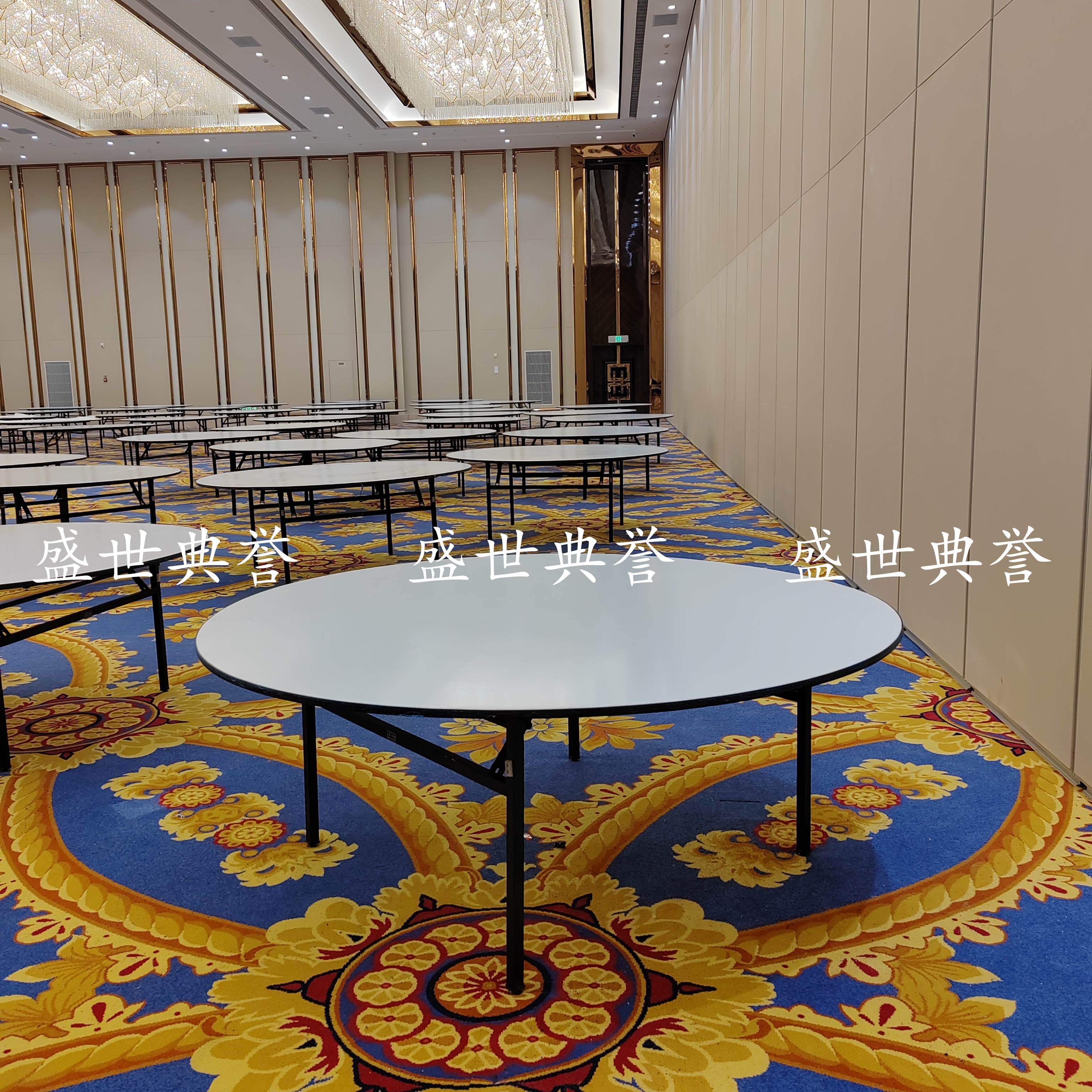 Shanghai five-star hotel banquet dining tables and chairs, banquet center folding dining tables, hotel multi-functional halls wedding banquet round tables details Picture