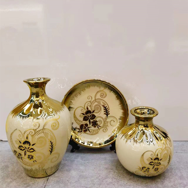 Creative gold-plated ceramic set, vase decoration cabinet, three-piece set for the entrance hall details Picture