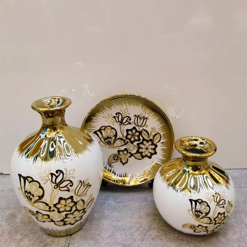 Creative gold-plated ceramic set, vase decoration cabinet, three-piece set for the entrance hall