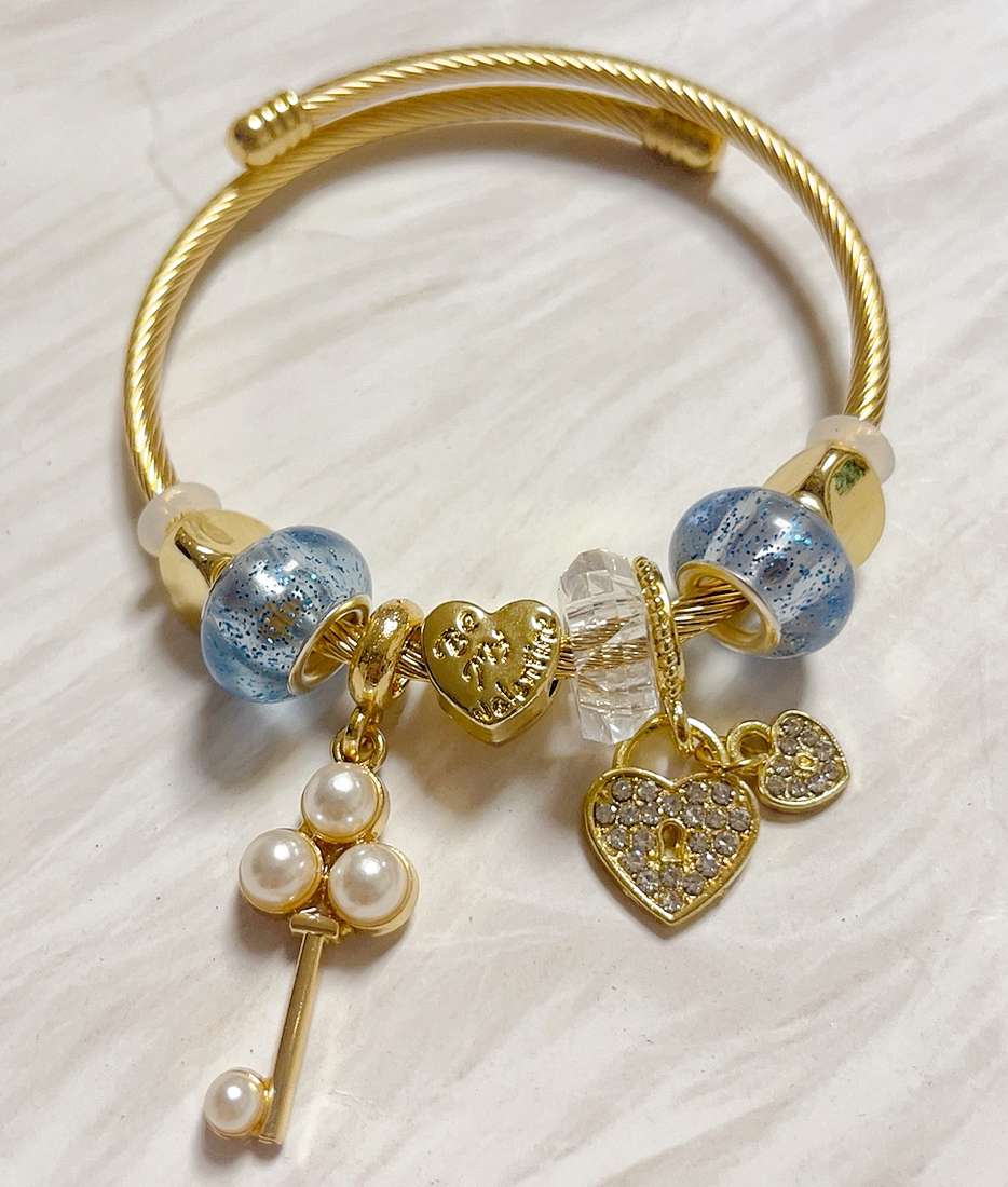 金色不锈钢手镯