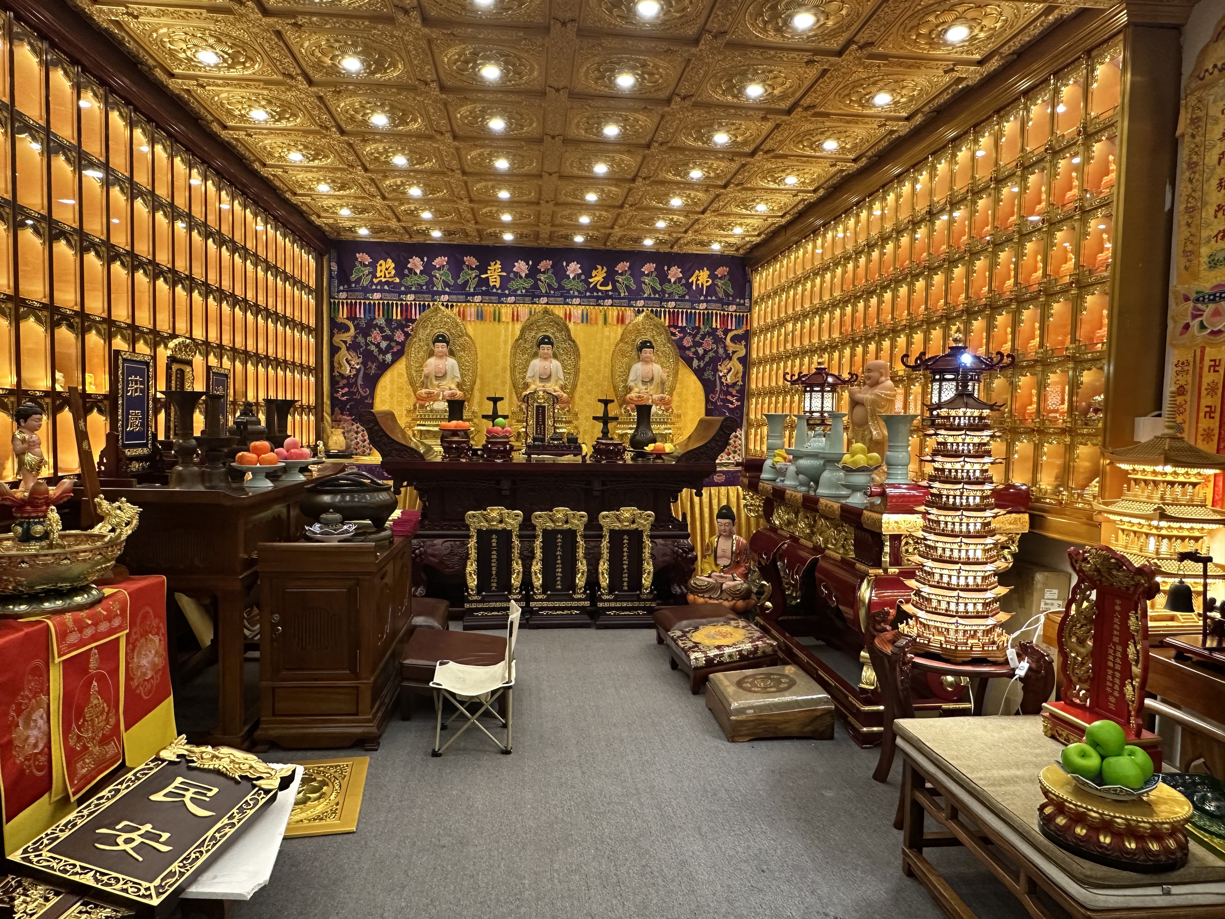 Pujue Golden Buddha Handicrafts Factory describe pic - 2