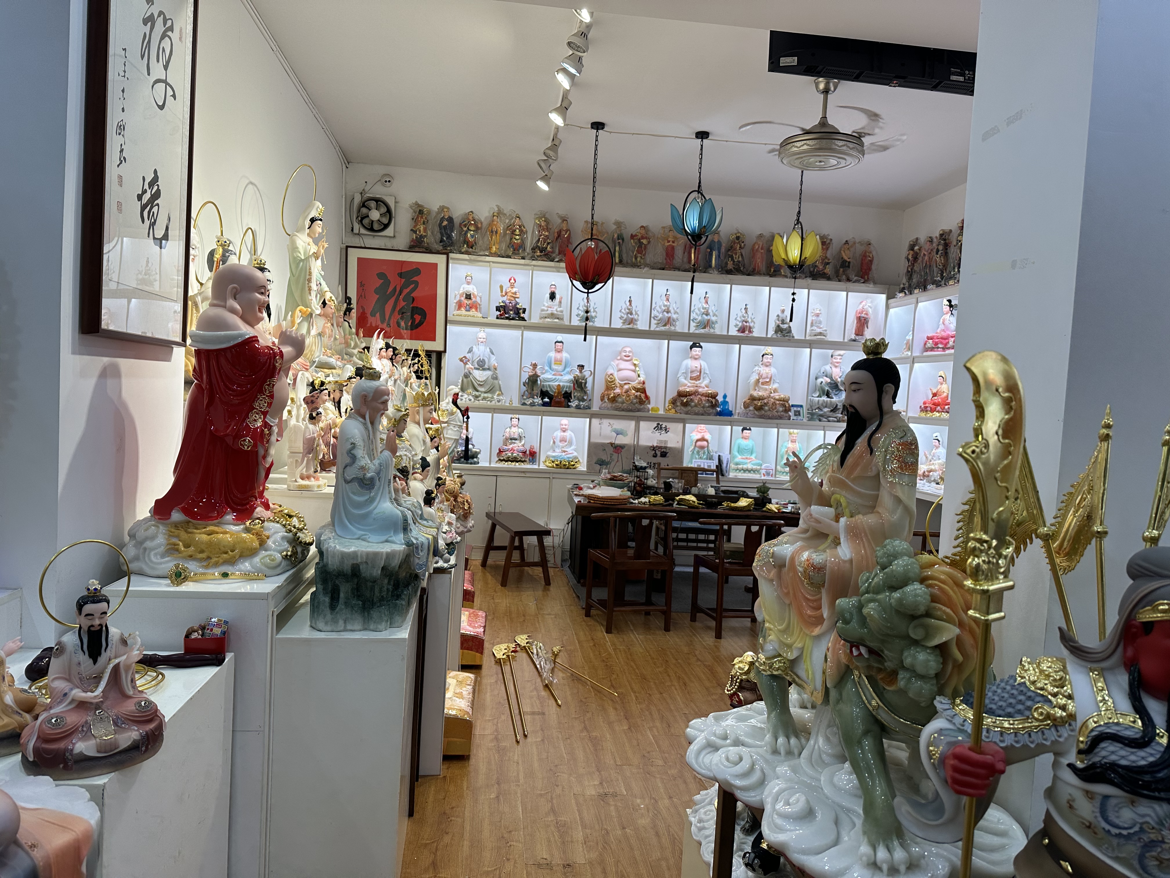 Pujue Golden Buddha Handicrafts Factory describe pic - 7