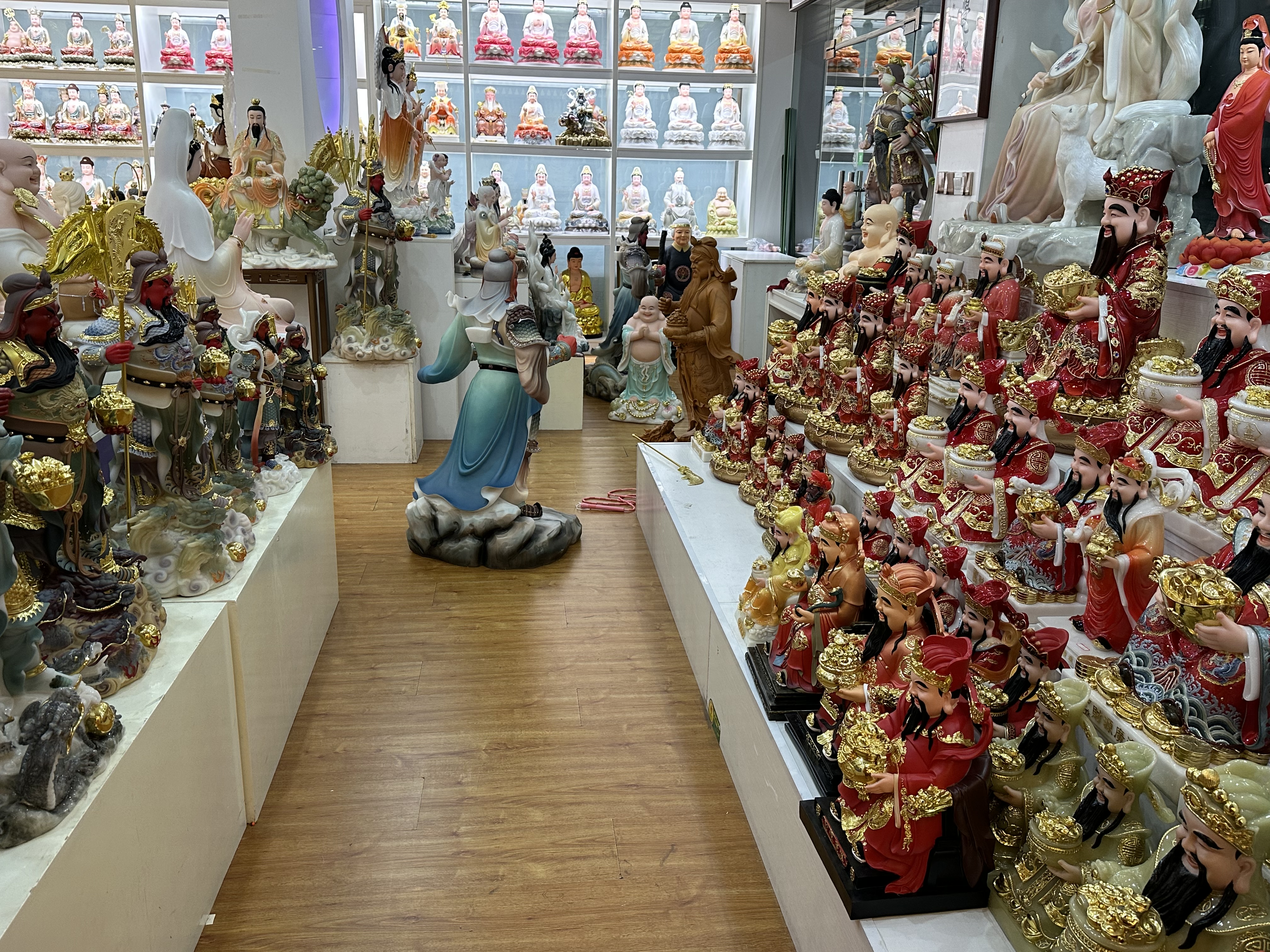 Pujue Golden Buddha Handicrafts Factory describe pic - 6