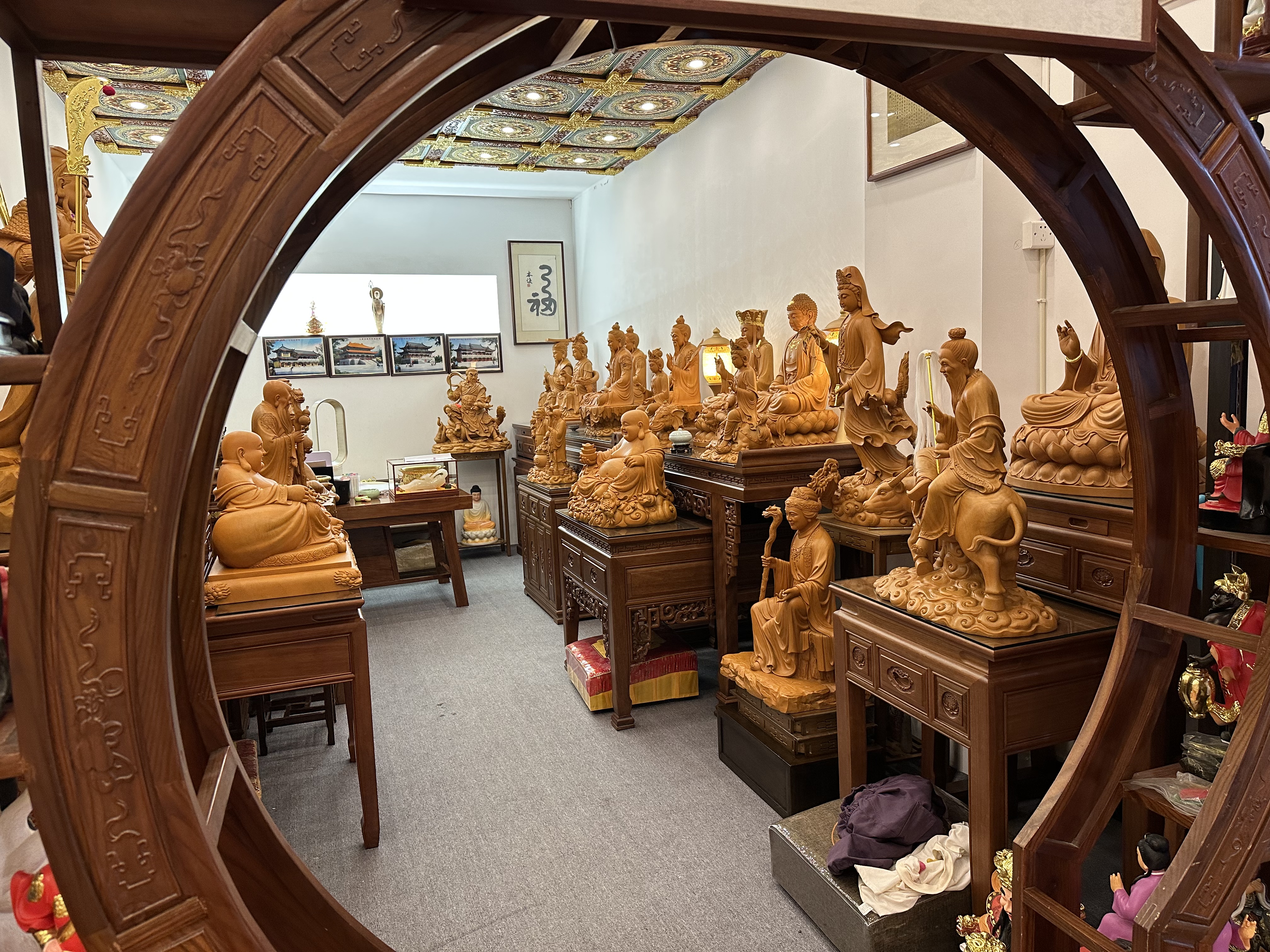 Pujue Golden Buddha Handicrafts Factory describe pic - 4