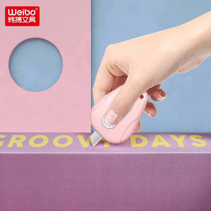 Weibo Office Stationery, cute and girlish penguin mini Portable small student utility knife, express unboxing, paper cutting details Picture