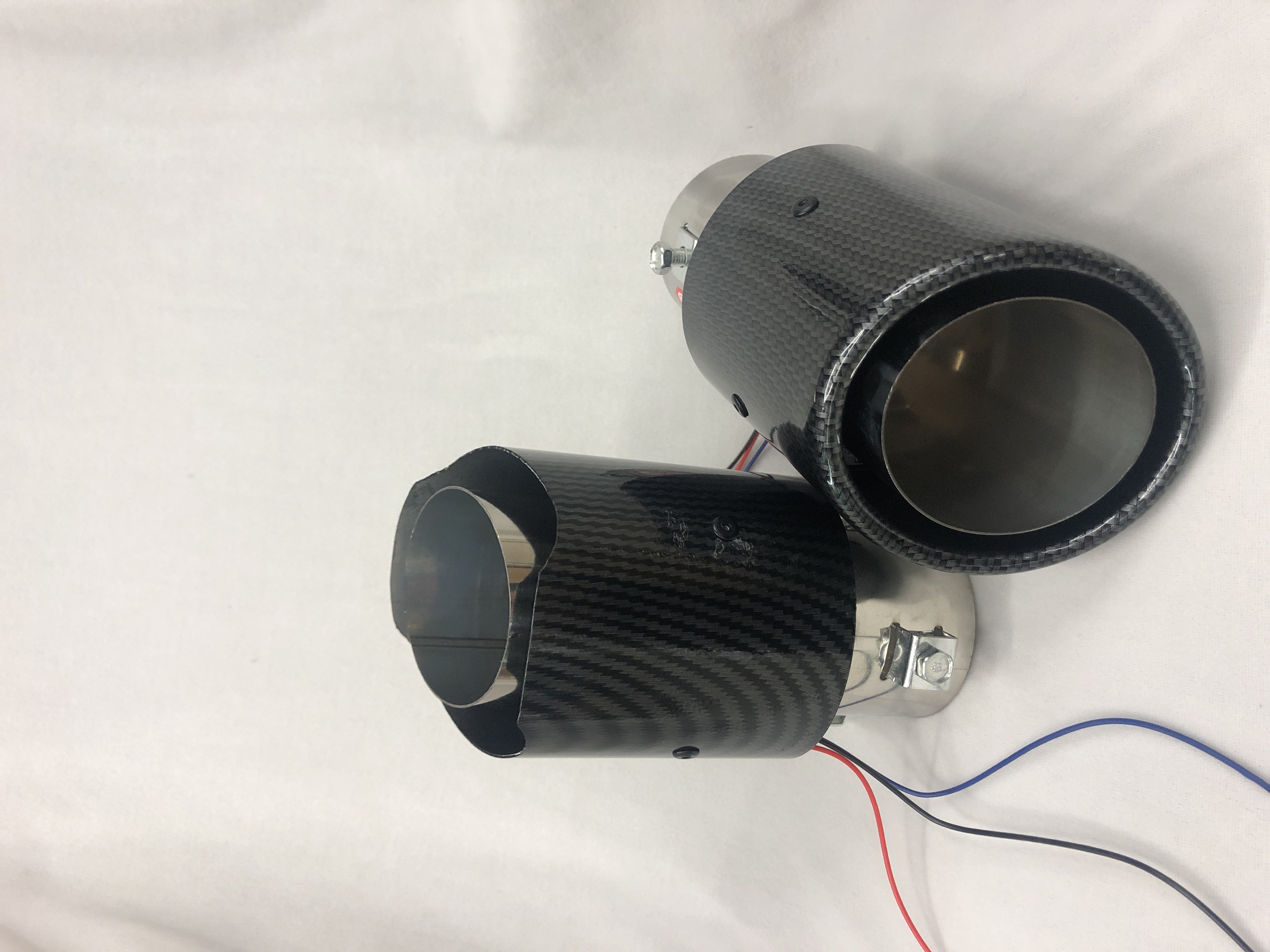 汽车改装用品汽车尾喉排气管装饰件纤维碳纹带灯喷火龙酷炫LED灯