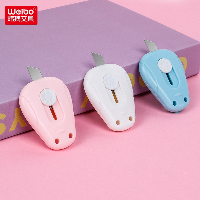 Weibo Office Stationery, cute and girlish penguin mini Portable small student utility knife, express unboxing, paper cutting Item Picture