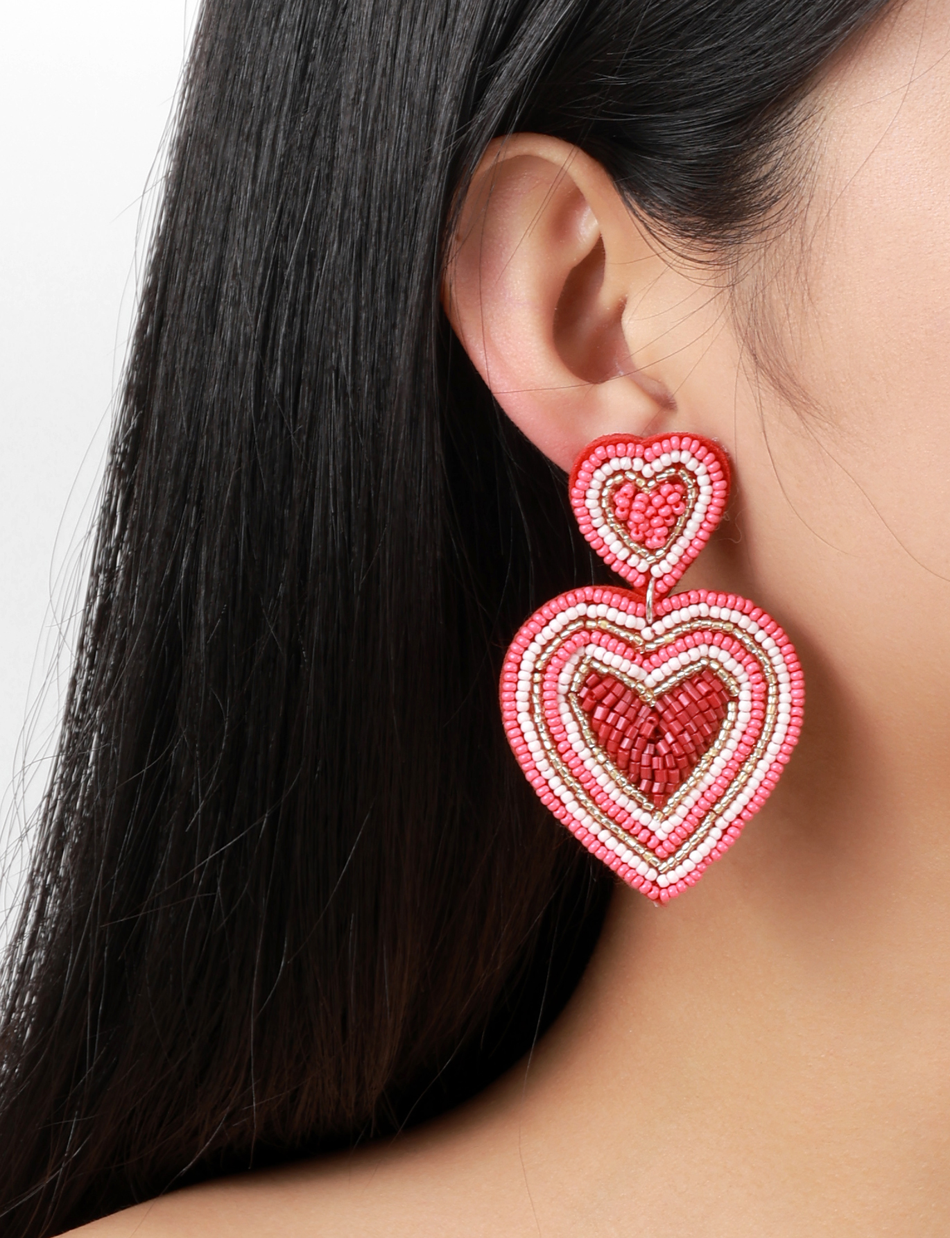 European and American style cross-border fresh and sweet Valentine's Day handcrafted fabric heart-shaped earrings, personalized and creative autumn and winter women's earrings details Picture