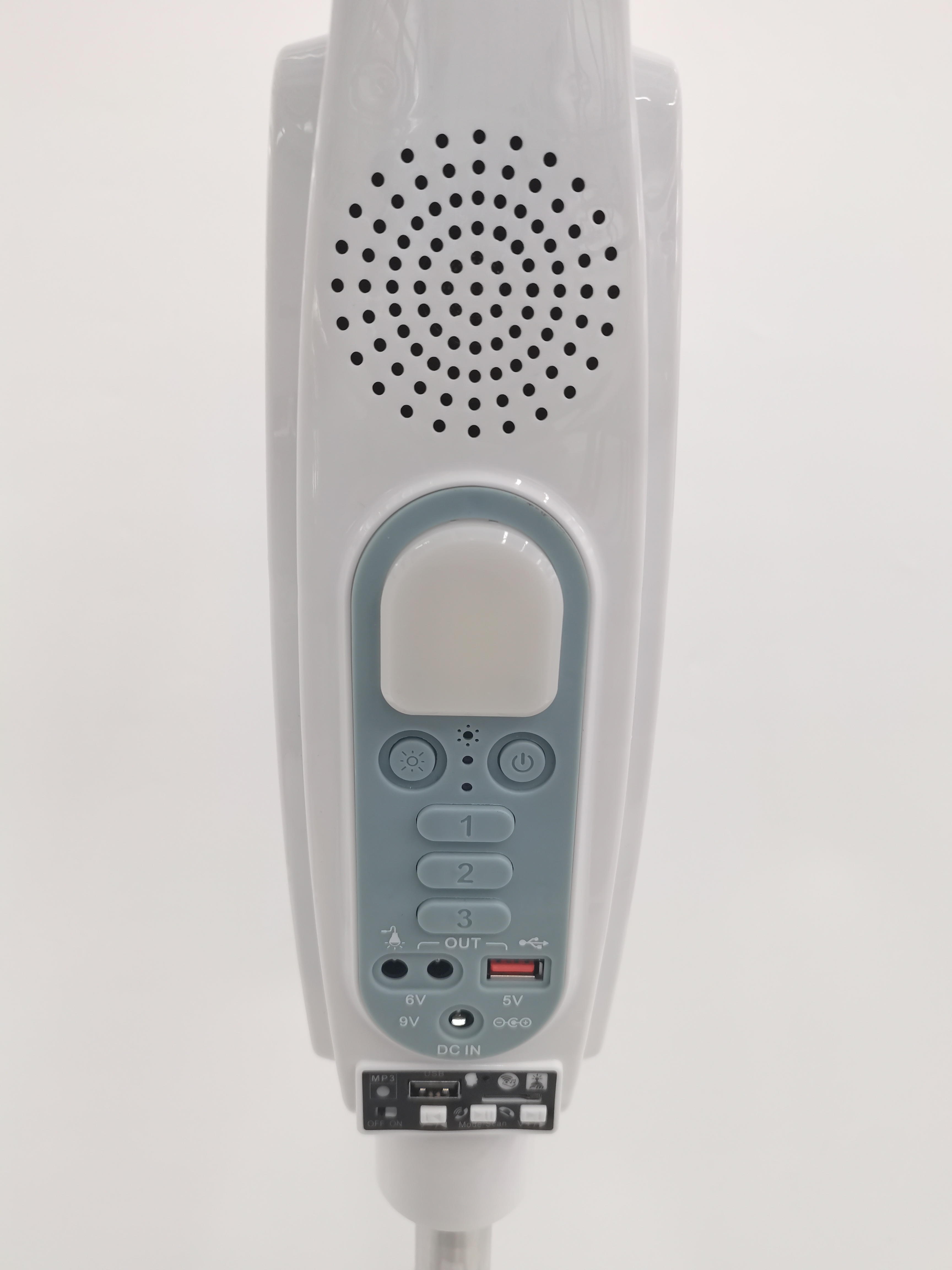 YOBOLIFE LM-166 16-inch floor-standing fan solar charging fan music player Item Picture
