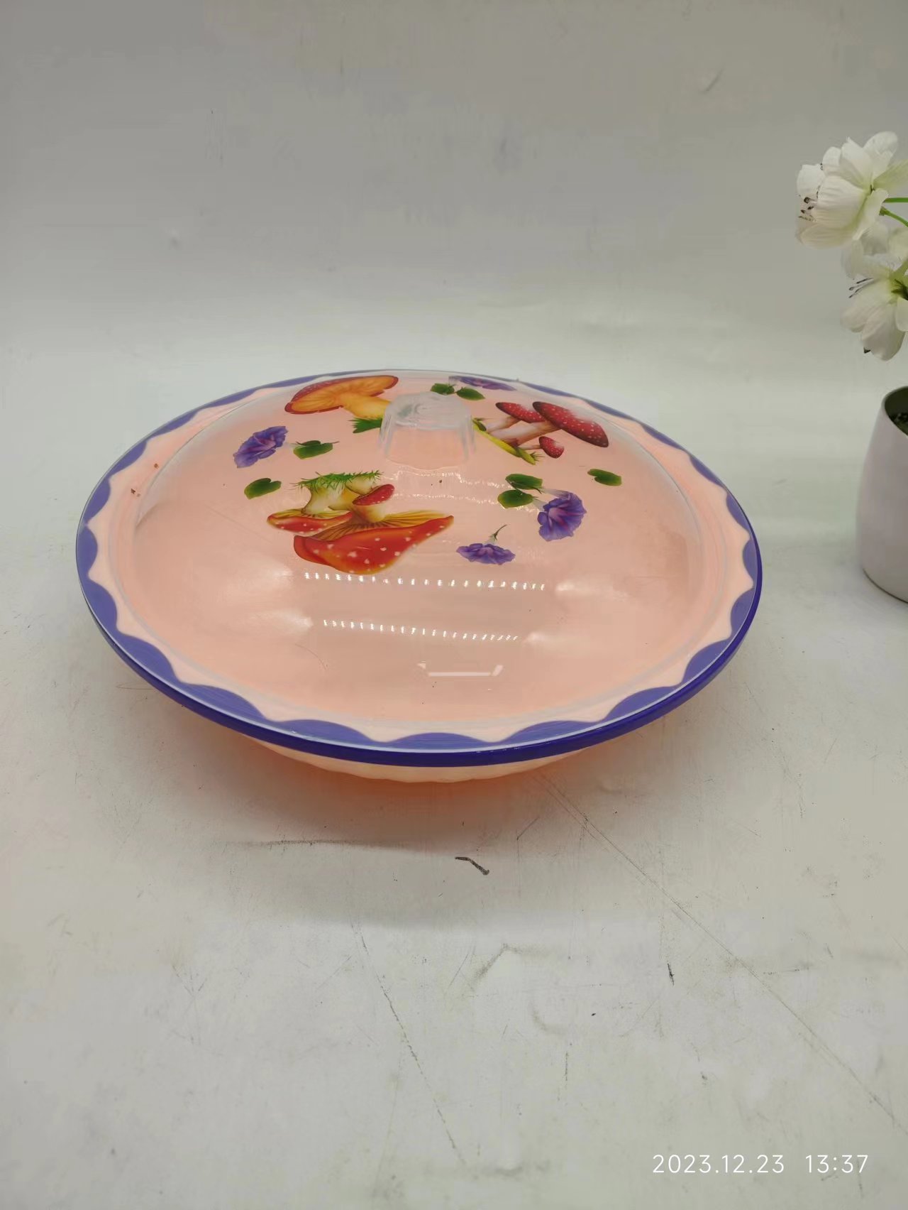 Plastic food storage box with lid Snack storage box with lid bowl