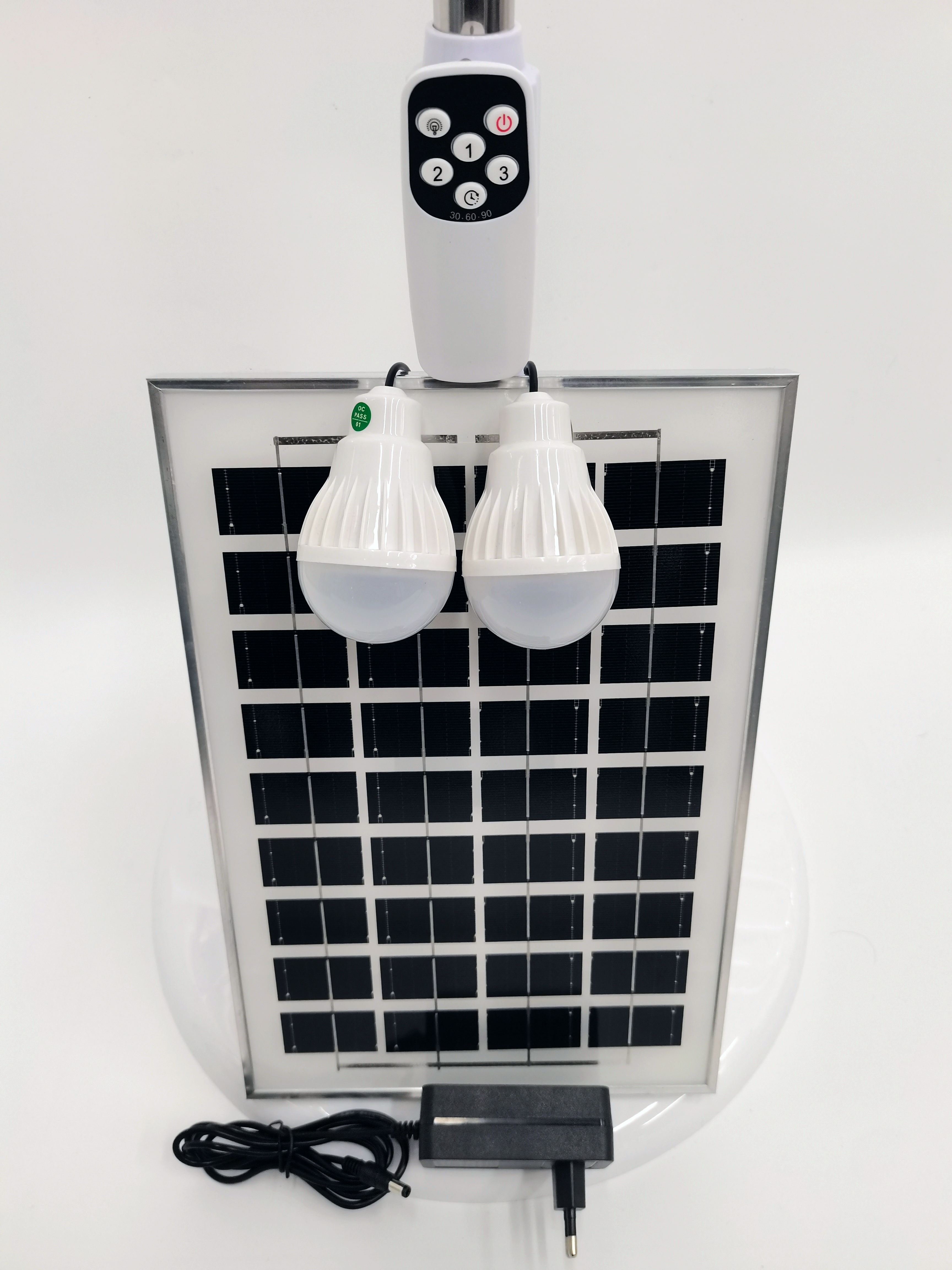 YOBOLIFE LM-166 16-inch floor-standing fan solar charging fan music player Application Scenario