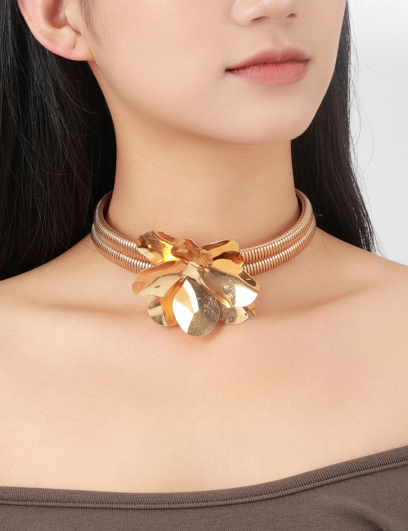 Europe And The United States Exaggerated New Metal Three-Dimensional Collar Women's Necklace Small Flower Personality Women's Short Necklace Specification drawing