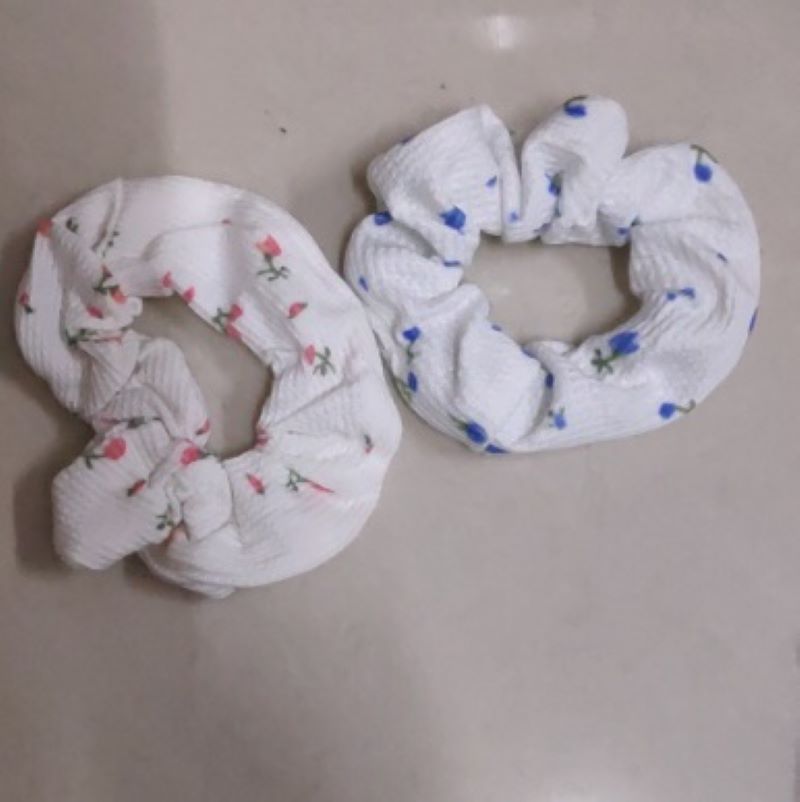 Classic and fashionable large intestine ring Korean-style beautiful Hong Kong jewelry with pit stripe printing Specification image