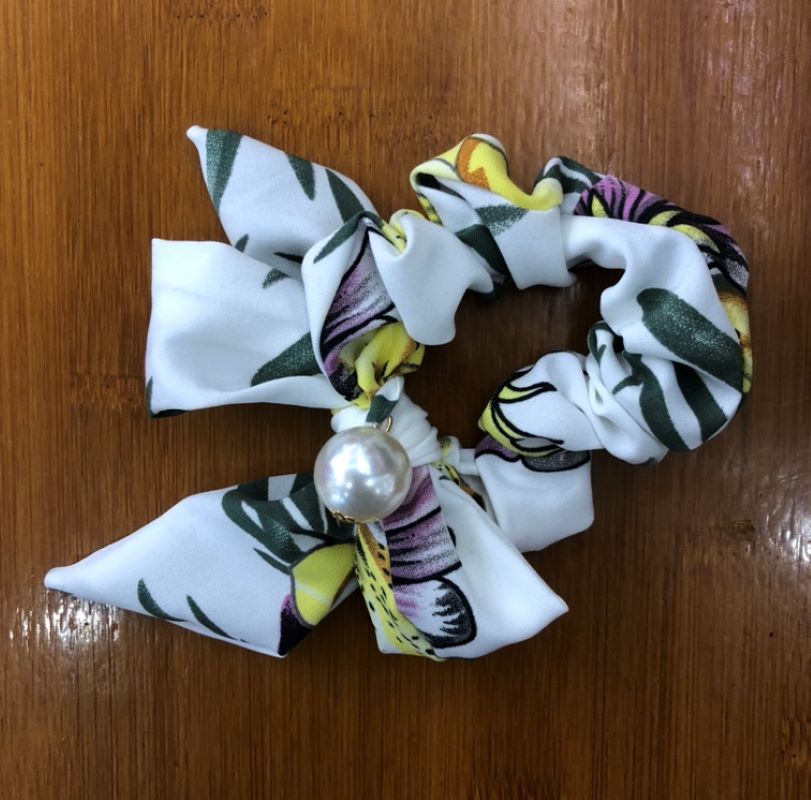 Chiffon white floral bow with pearl large intestine ring Hong Kong jewelry Specification image