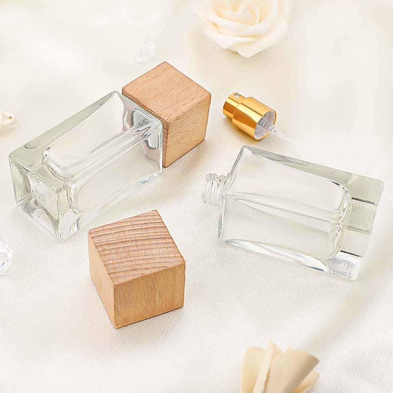 The manufacturer's best-selling 30ml perfume glass bottle is available for wholesale in stock. It is a portable perfume bottle that can be reused as a perfume spray bottle Item Picture