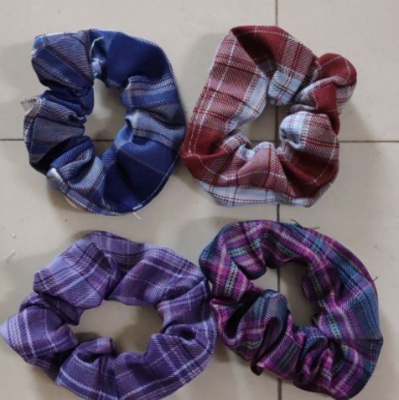 Four-color checkered large intestine ring Korean-style beautiful, happy and fun Hongchen jewelry Item Picture