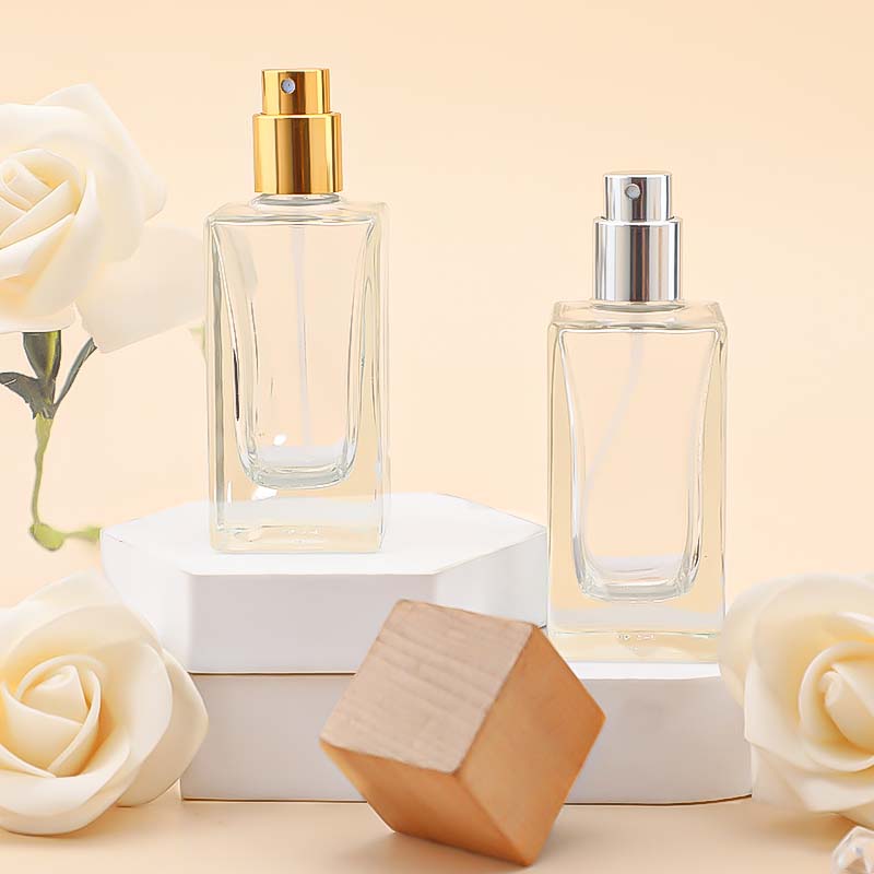 The manufacturer's best-selling 30ml perfume glass bottle is available for wholesale in stock. It is a portable perfume bottle that can be reused as a perfume spray bottle Application Scenario