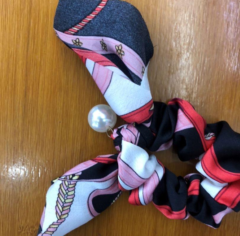 Chiffon chain bow with pearl large intestine ring Hong Kong Chen jewelry Application Scenario