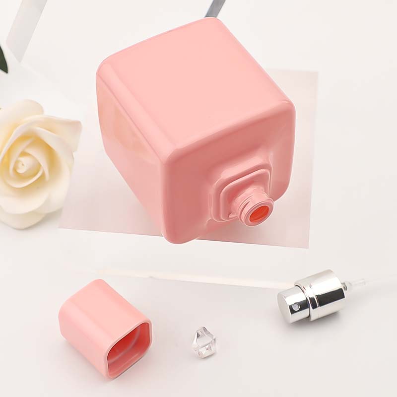 Manufacturers Explosive Spot Wholesale 100Ml Perfume Bottle Portable Dispenser Perfume Bottle Can Be Used Spray Bottle Application Scenario