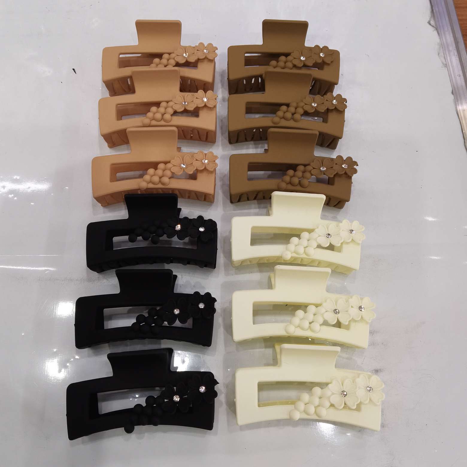 Popular and trendy Korean style, classic and fashionable, Maillard color series, milk tea color series, sticky flower accessories details Picture