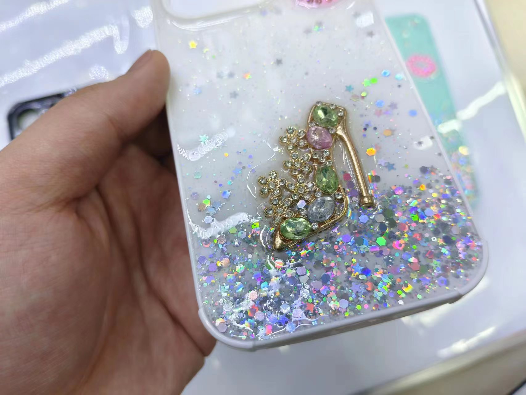 Jewelry accessories, sequined resin phone cases Item Picture