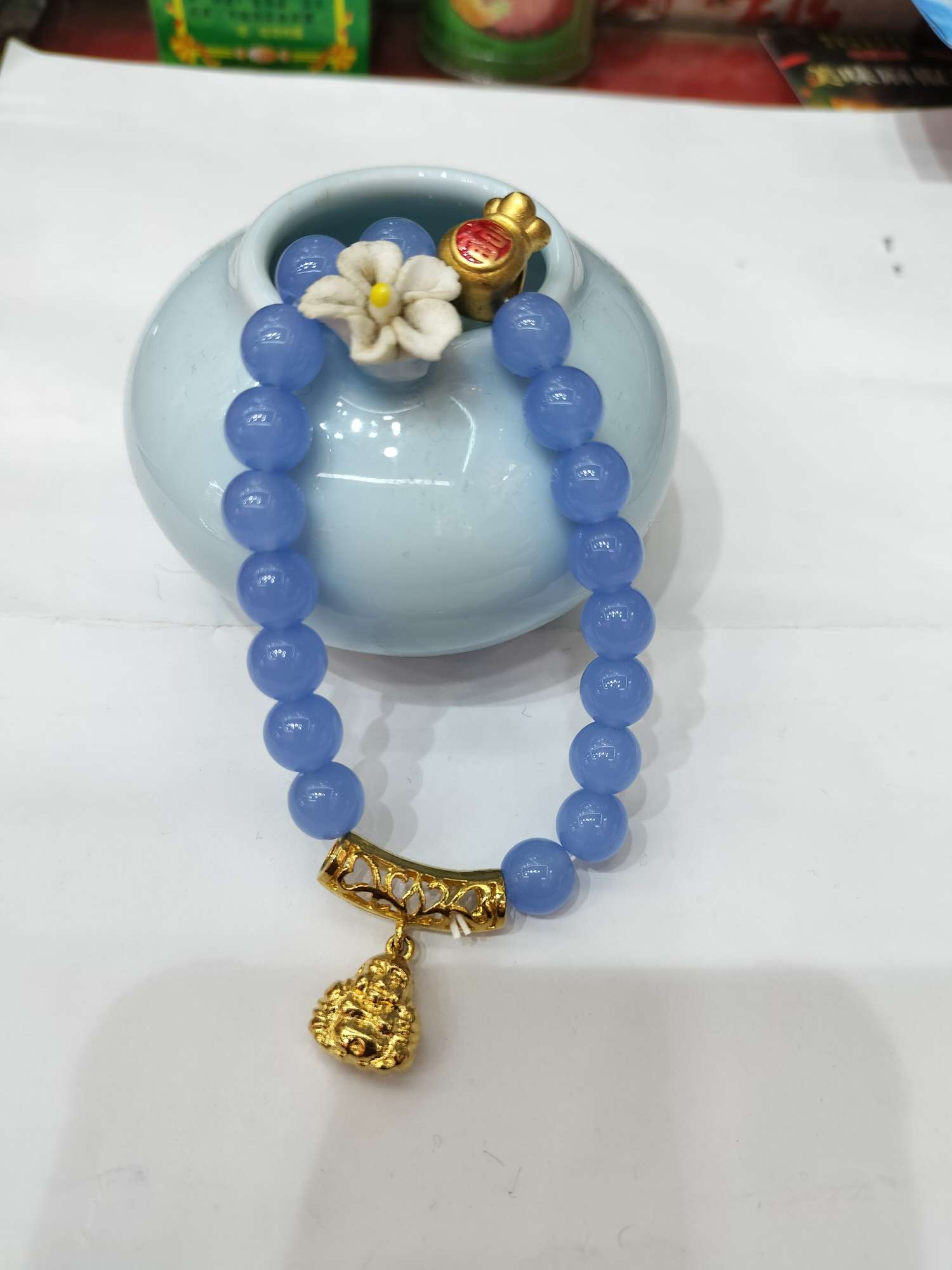 A custom-made exquisite bracelet in all-copper color retention and glass treasure color