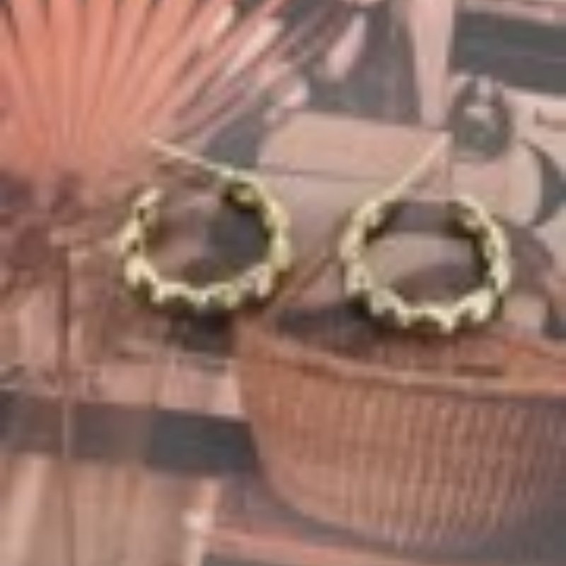 Electroplated simple and fashionable metal ball ear buckles, gentle and elegant, high-end and sophisticated metal style autumn and winter earrings factory direct sales Item Picture