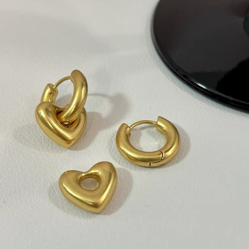European and American ins fashion, simple and light luxury ear loops and earrings, stainless steel plated 18K smooth heart-shaped pendant earrings Specification image