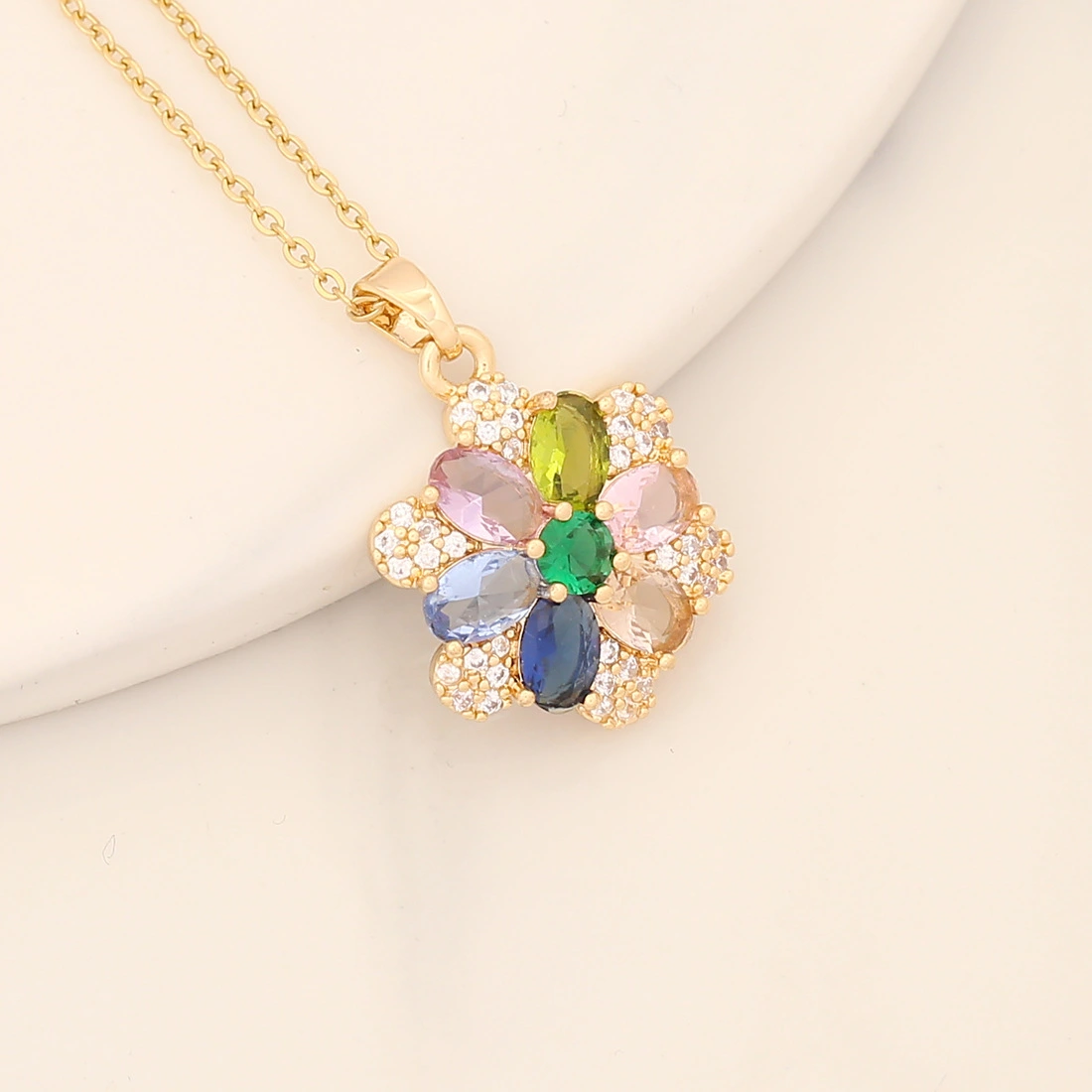 Sweet flower pendant of copper micro-inlaid colored zirconium necklace detail image 5