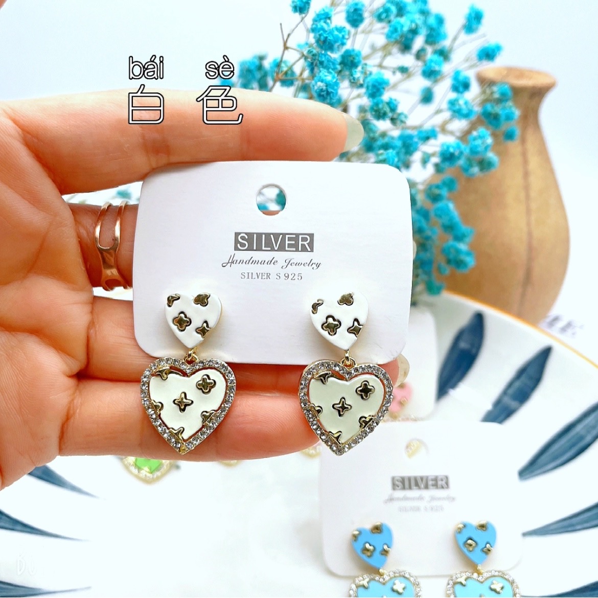 New earrings from Dongdaemun, South Korea, Morandi multi-color earrings, fashionable and versatile, popular and trendy earrings, women's heart-shaped stud earrings Specification image