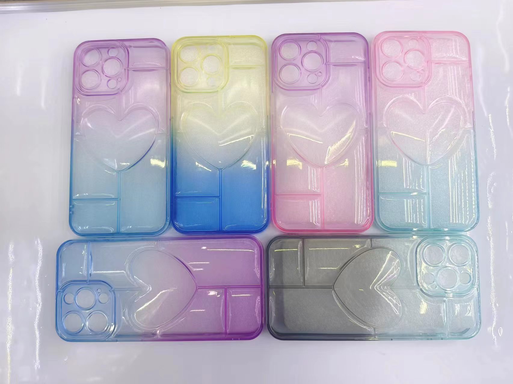 渐变立体大爱心手机壳