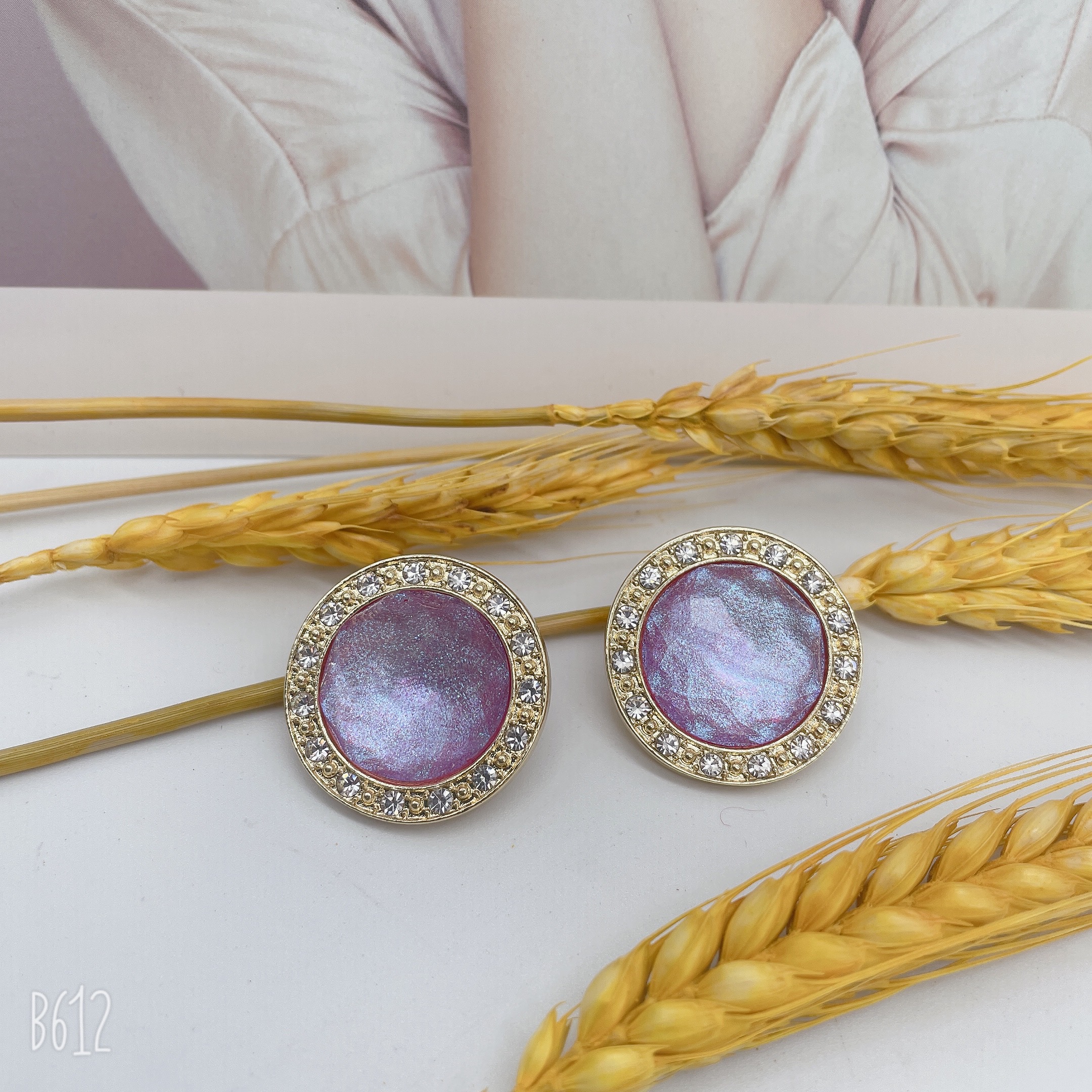 The 2024 new Korean-style earrings feature bright and colorful large round exaggerated stud earrings Application Scenario