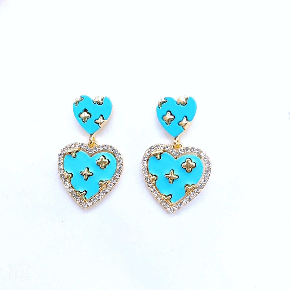 New earrings from Dongdaemun, South Korea, Morandi multi-color earrings, fashionable and versatile, popular and trendy earrings, women's heart-shaped stud earrings Item Picture