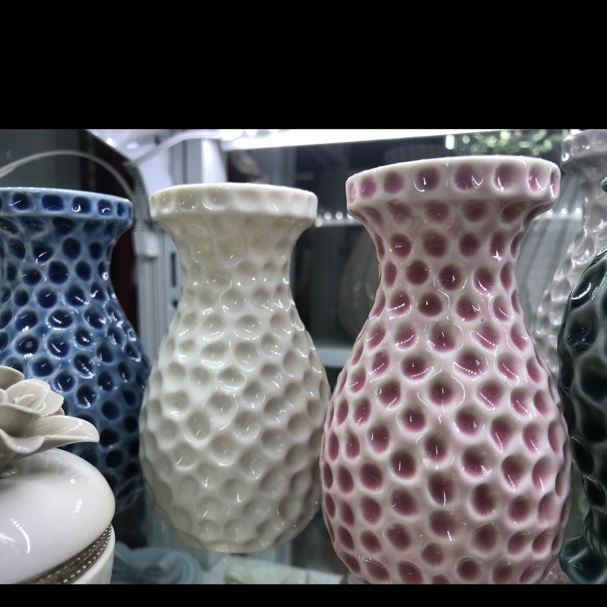 Small ceramic vase flower arrangement, fashionable home decoration vase ornaments details Picture