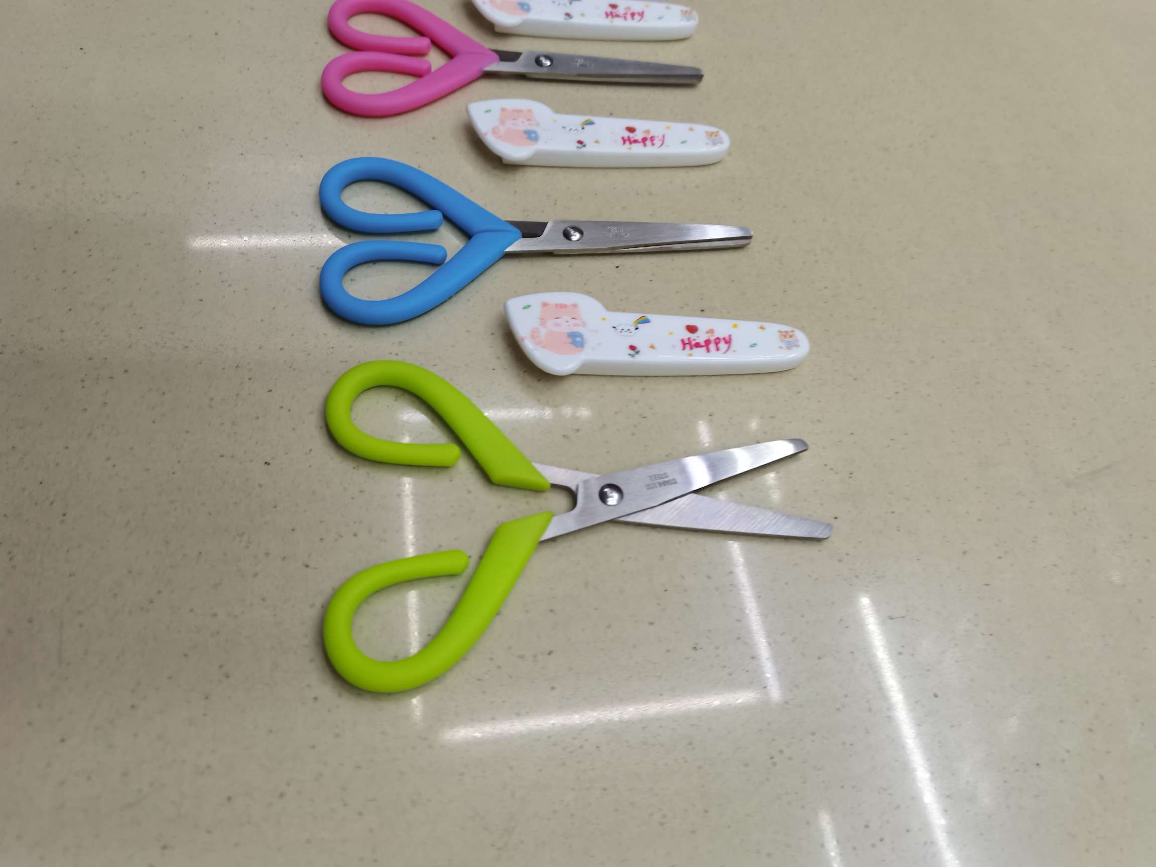 Student scissors sleeves, student scissors stationery sleeves, student scissors handmade stationery sleeves, student scissors Application Scenario