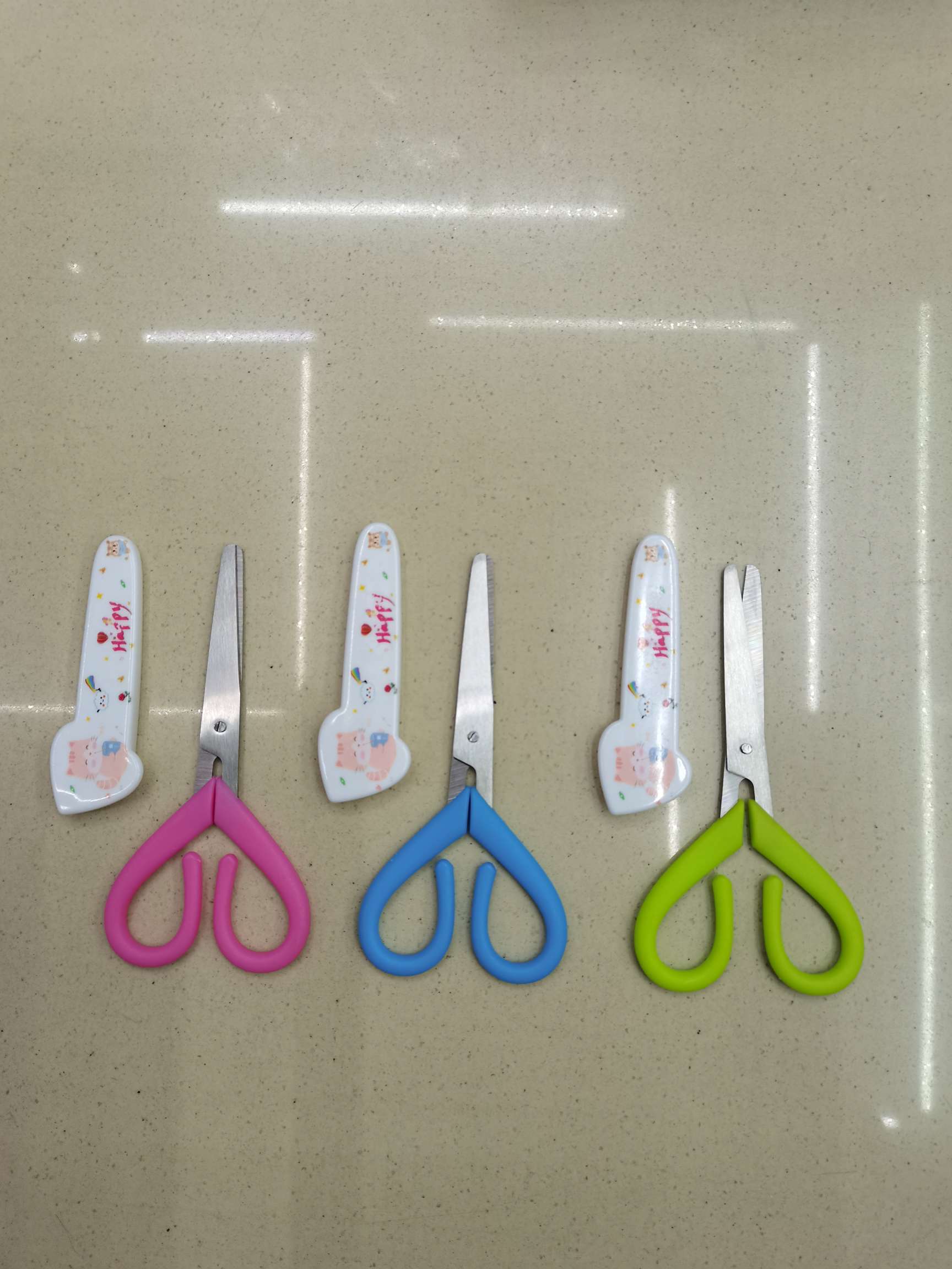 Student scissors sleeves, student scissors stationery sleeves, student scissors handmade stationery sleeves, student scissors details Picture