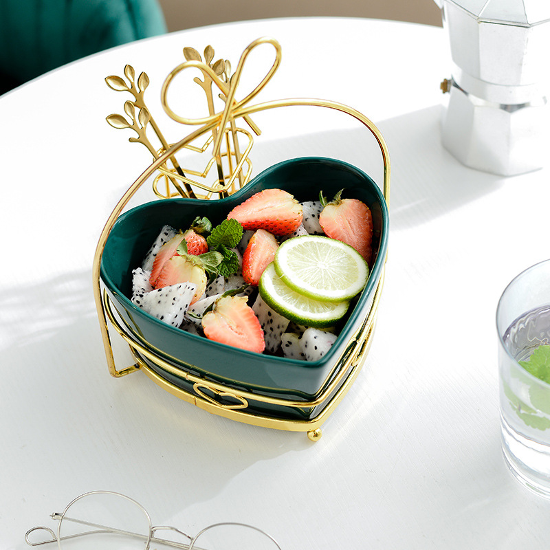 European-style ins heart-shaped bowls, salad bowls and plates, creative casual ironwork fruit plates and fruit baskets Specification image
