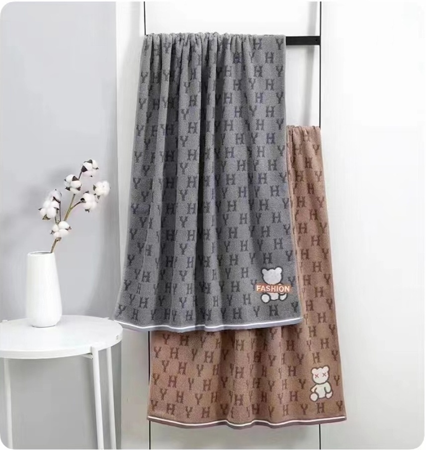 毛巾/一次性毛巾/儿童毛巾/运动毛巾/保洁毛巾白底实物图