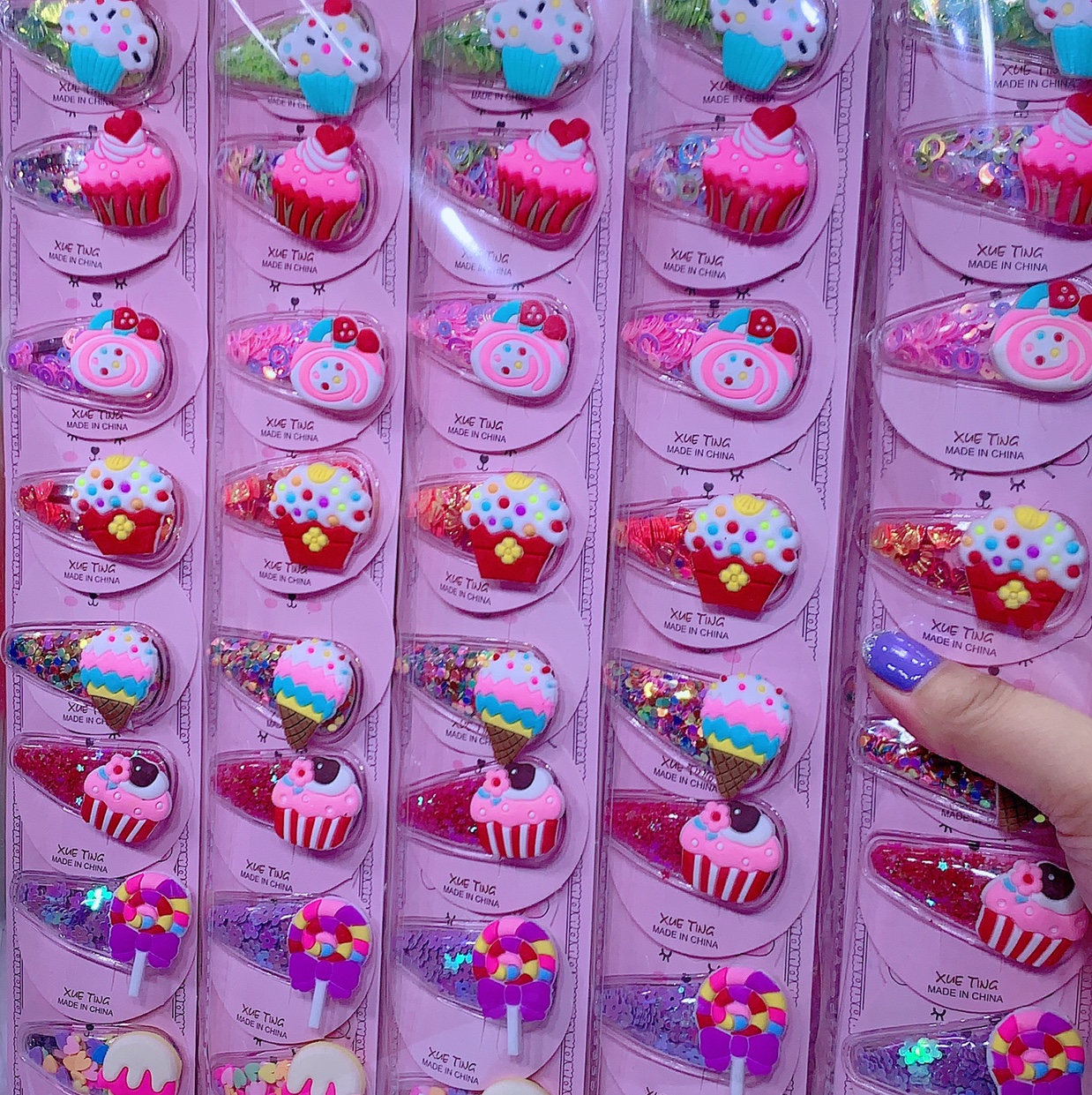 Wholesale of children's jewelry accessories, inflatable cartoon clips, quicksand Application Scenario