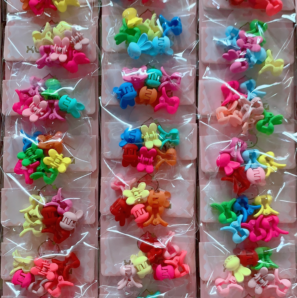 Wholesale of children's jewelry accessories, transparent four-clip mixed style jewelry accessories wholesale Specification image