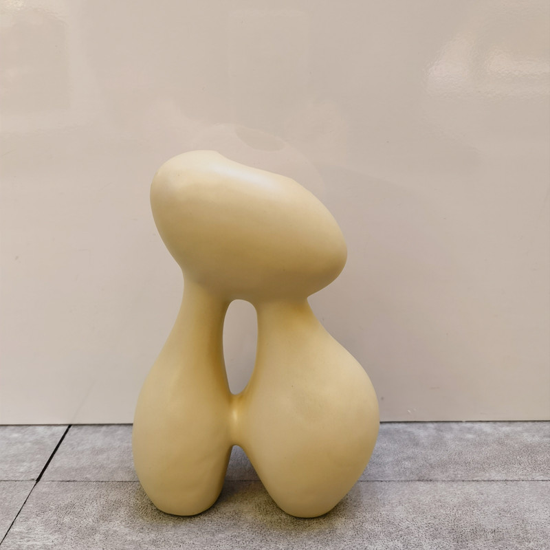 Vase ornaments, living room flower arrangements, ceramic, high-end, retro, niche, plain body, popular wabi-sabi style decorative items, dry flower white Item Picture