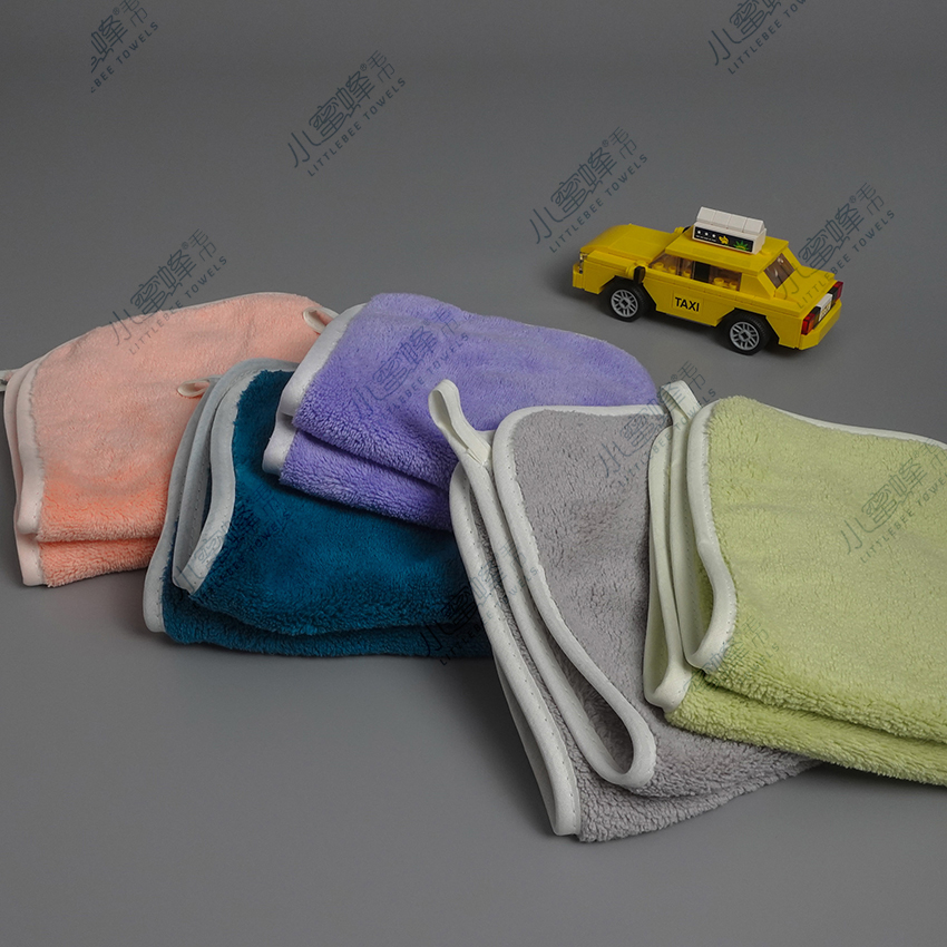 One-piece consignment factory direct sales warp knitted coral fleece plain square towel, Little Bee towel. Product number: 101 Specification image