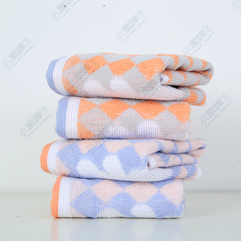 One-piece consignment cartoon jacquard towel factory direct sales multi-color ribbon hook towel. Product number: 103 Item Picture