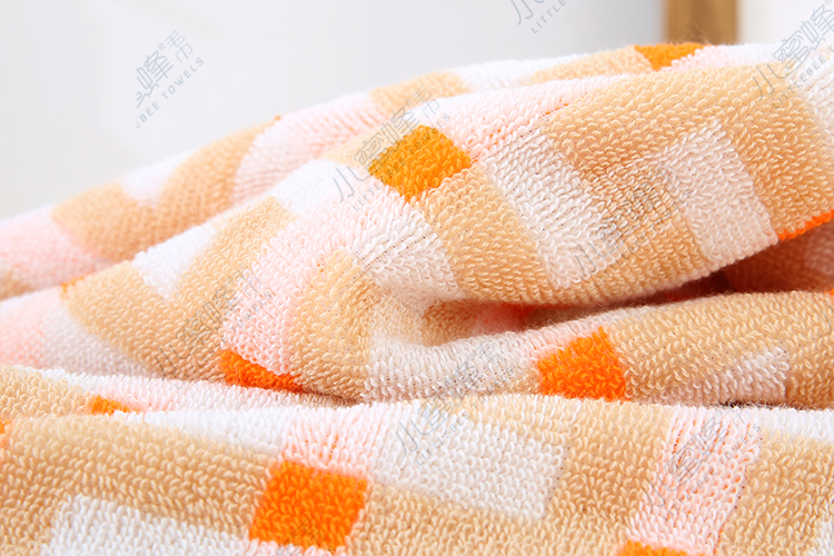 32-ply pure cotton multi-color jacquard round towel, Little Bee towel, item number: 706 pic 9