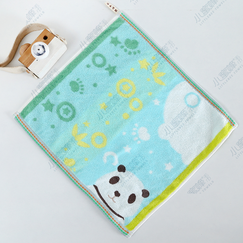 A Small Bee Towel 32 Strands Super Soft Yarn Class A Children's Face Towel Item No. : 102 Application Scenario